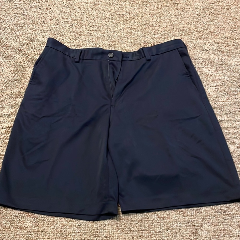 IZOD stretch golf shorts in navy